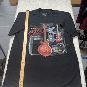 Lifestyle Classics, Classic Rock Graphic T-Shirt fender Gibson guitars large